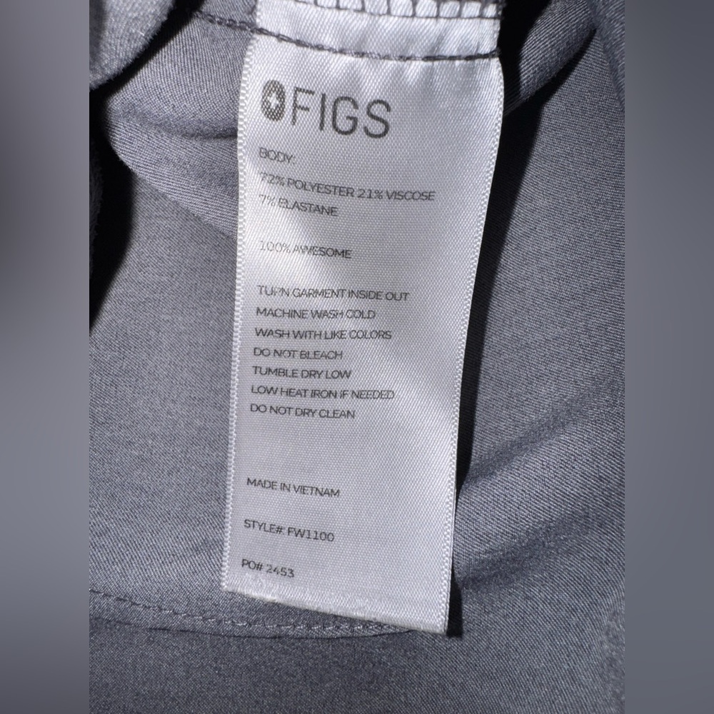 FIGS Casma Three-Pocket Scrub Top in Graphite Size S - Picture 7 of 11